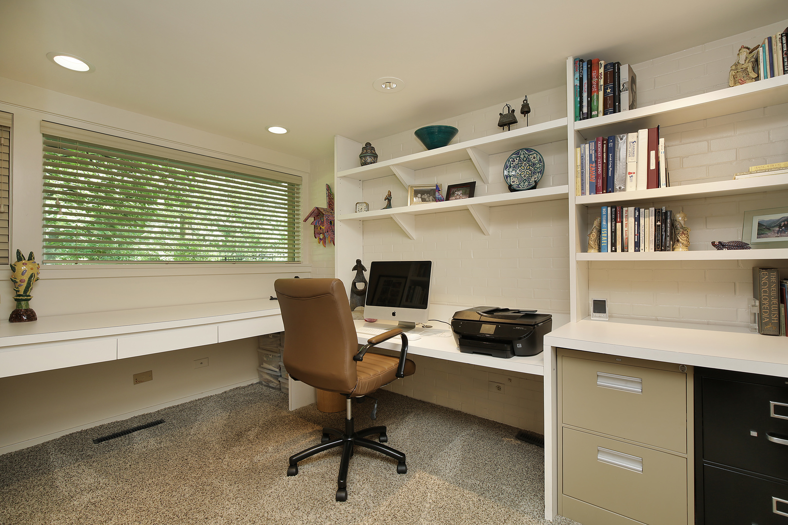 195 Franklin Road Glencoe, IL 60022 - Photo 25 of 33 a work room with furniture and a book shelf
