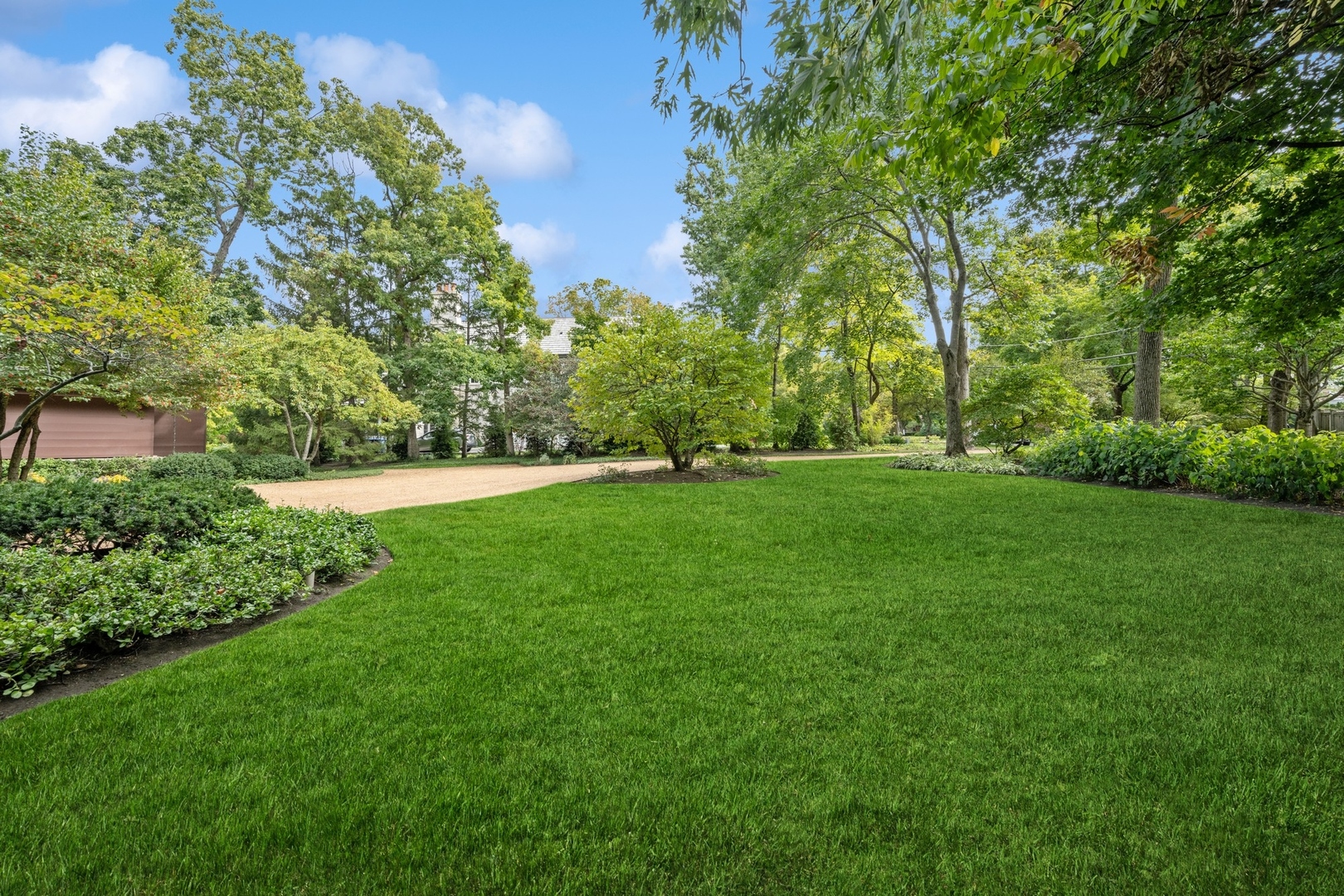 195 Franklin Road Glencoe, IL 60022 - Photo 29 of 33 a view of green field with trees