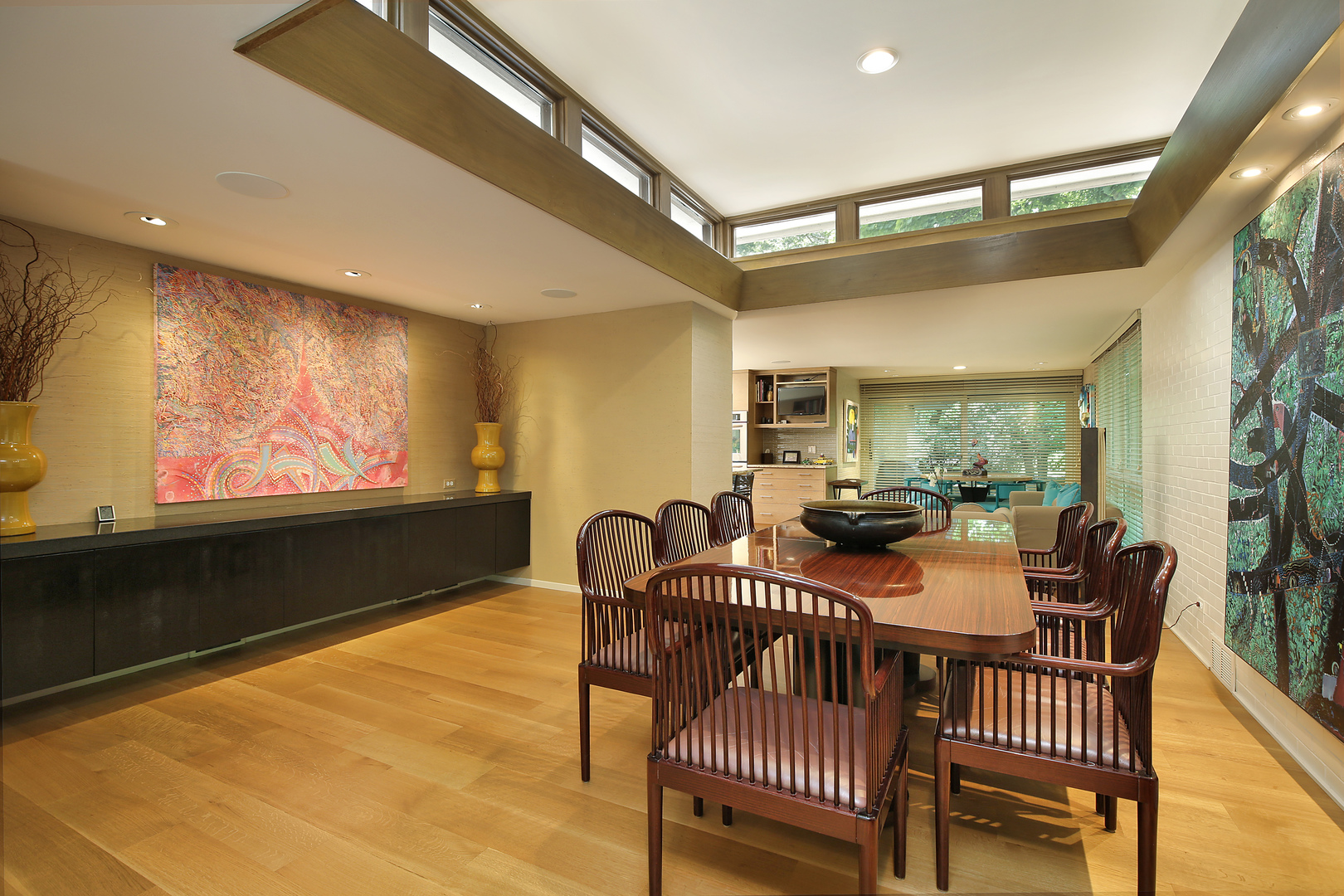 195 Franklin Road Glencoe, IL 60022 - Photo 10 of 33 a view of a dining room with furniture