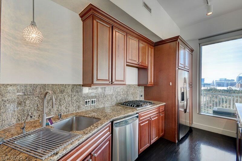 360 East Desert Inn Road, Unit 1504 Las Vegas, NV 89109 - Photo 9 of 41