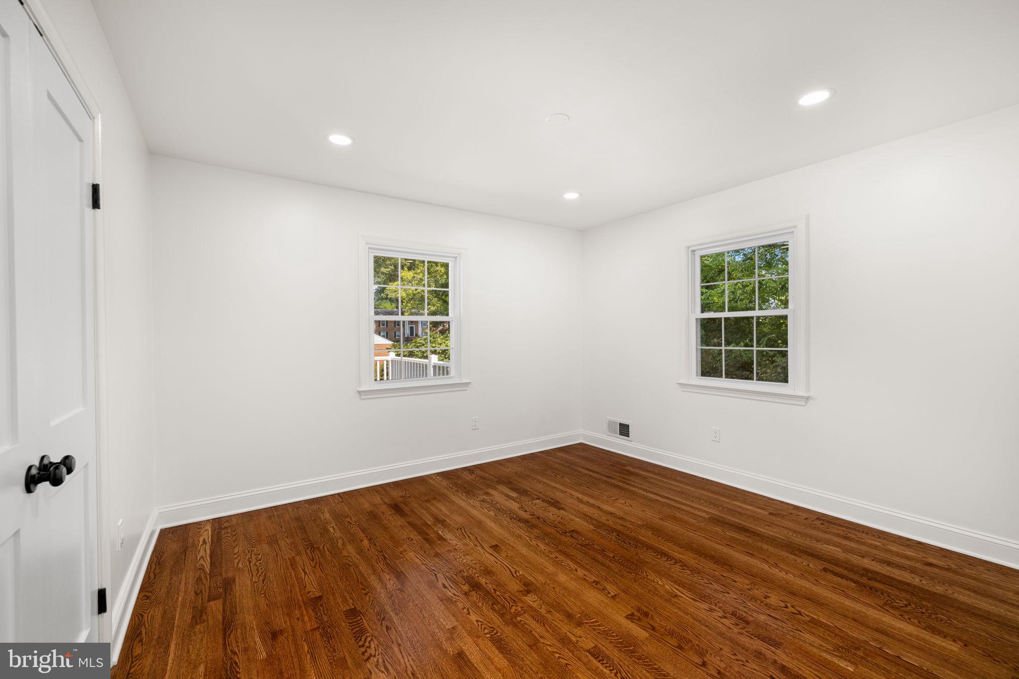 8415 Riverside Road Alexandria, VA 22308 - Photo 24 of 44 an empty room with windows