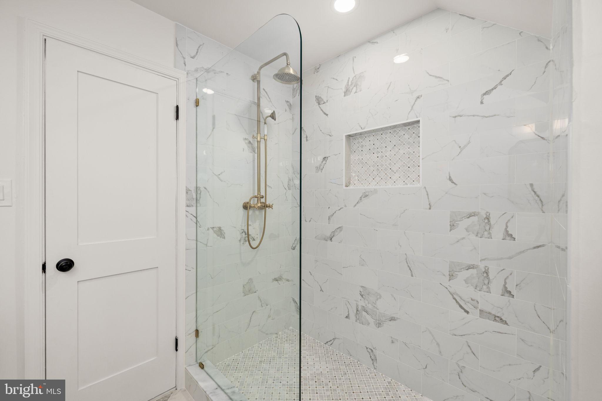 8415 Riverside Road Alexandria, VA 22308 - Photo 33 of 44 a bathroom with a shower