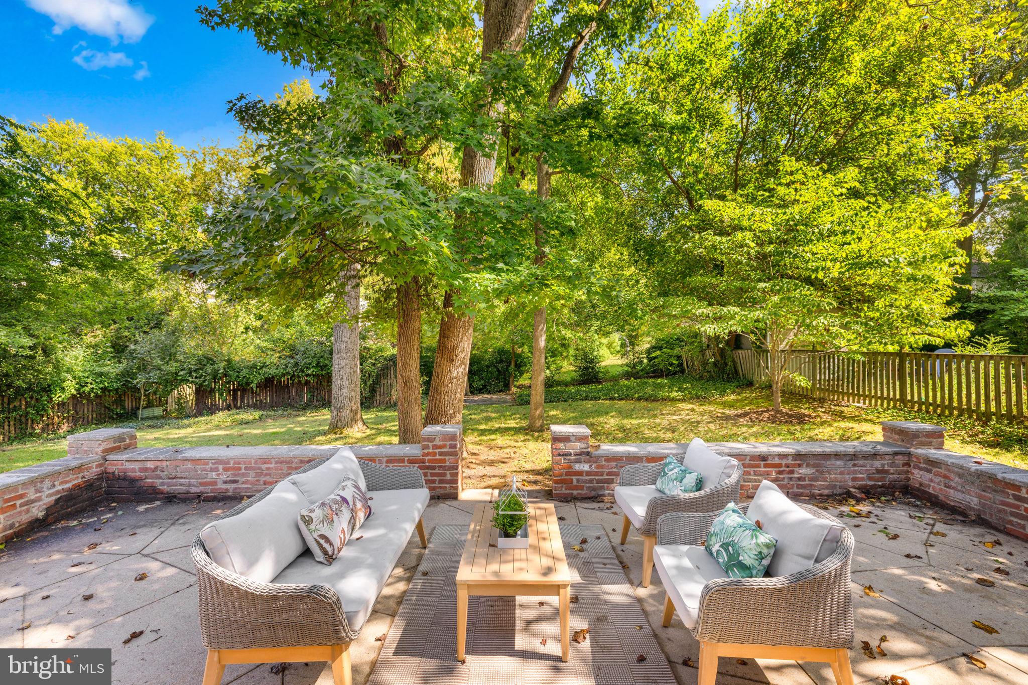 8415 Riverside Road Alexandria, VA 22308 - Photo 34 of 44 a view of yard and ocean