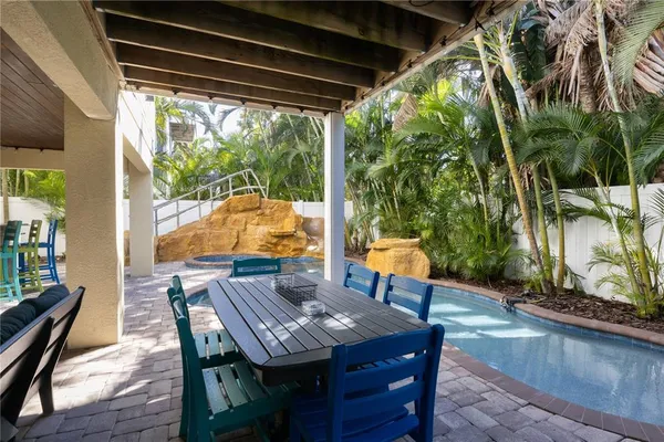 $2,600,000 | 6908 Holmes Boulevard, Holmes Beach, FL 34217
