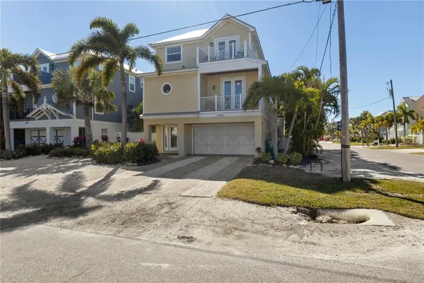 $2,600,000 | 6908 Holmes Boulevard, Holmes Beach, FL 34217