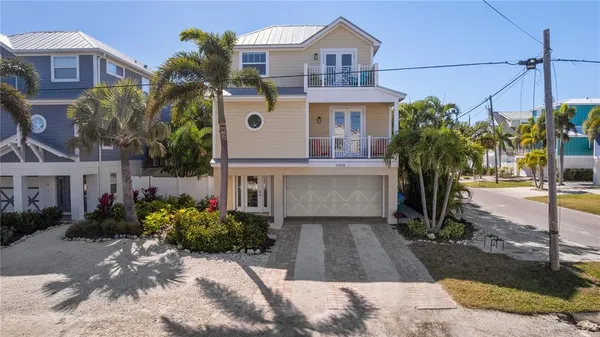 $2,600,000 | 6908 Holmes Boulevard, Holmes Beach, FL 34217