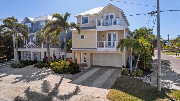 $2,600,000 | 6908 Holmes Boulevard, Holmes Beach, FL 34217