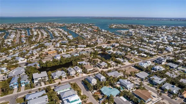 $2,600,000 | 6908 Holmes Boulevard, Holmes Beach, FL 34217