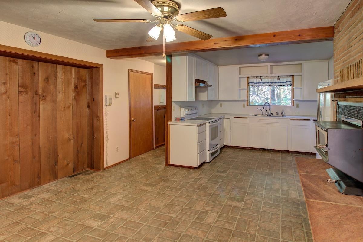 7591 Old Stage Road Central Point, OR 97502 - Photo 6 of 30 Additional Photo