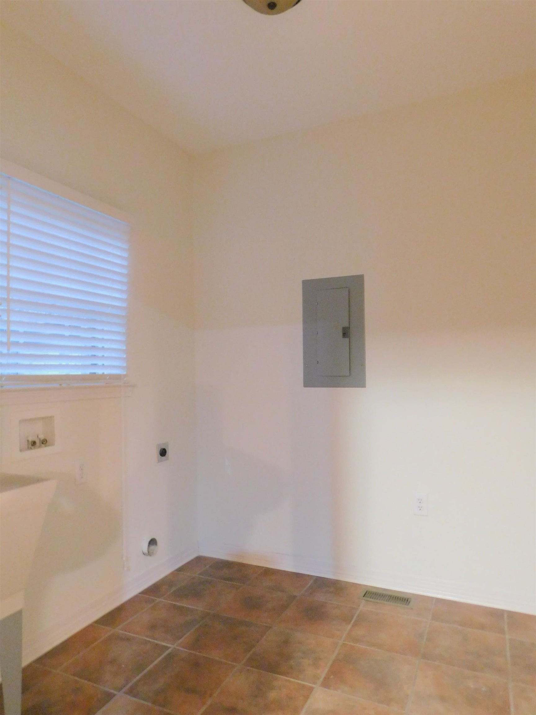 26190 Brogden Road Andalusia, AL 36421 - Photo 8 of 13 Gallery Image 8