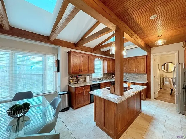 $3,000 | 11831 Thornberry Lane, Baton Rouge, LA 70810