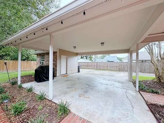 $3,000 | 11831 Thornberry Lane, Baton Rouge, LA 70810