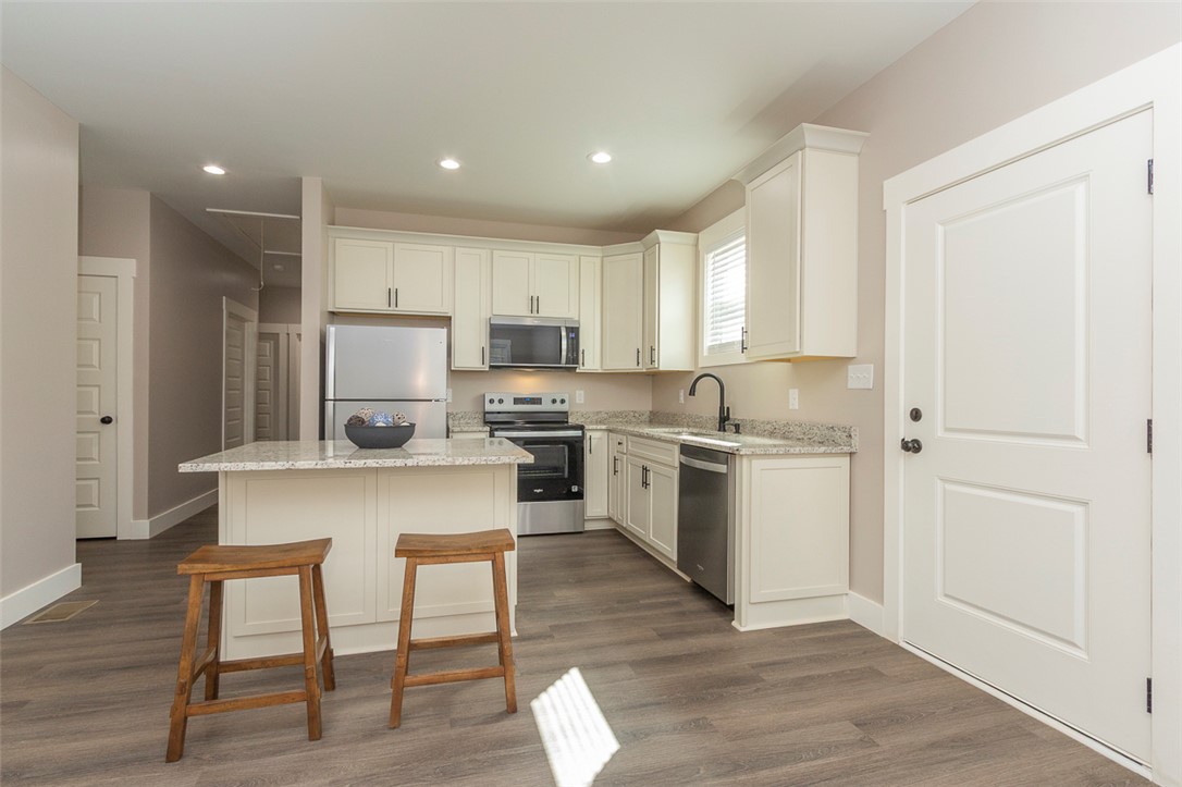 413 West 2nd Avenue, Unit A & B Easley, SC 29640 - Photo 5 of 20