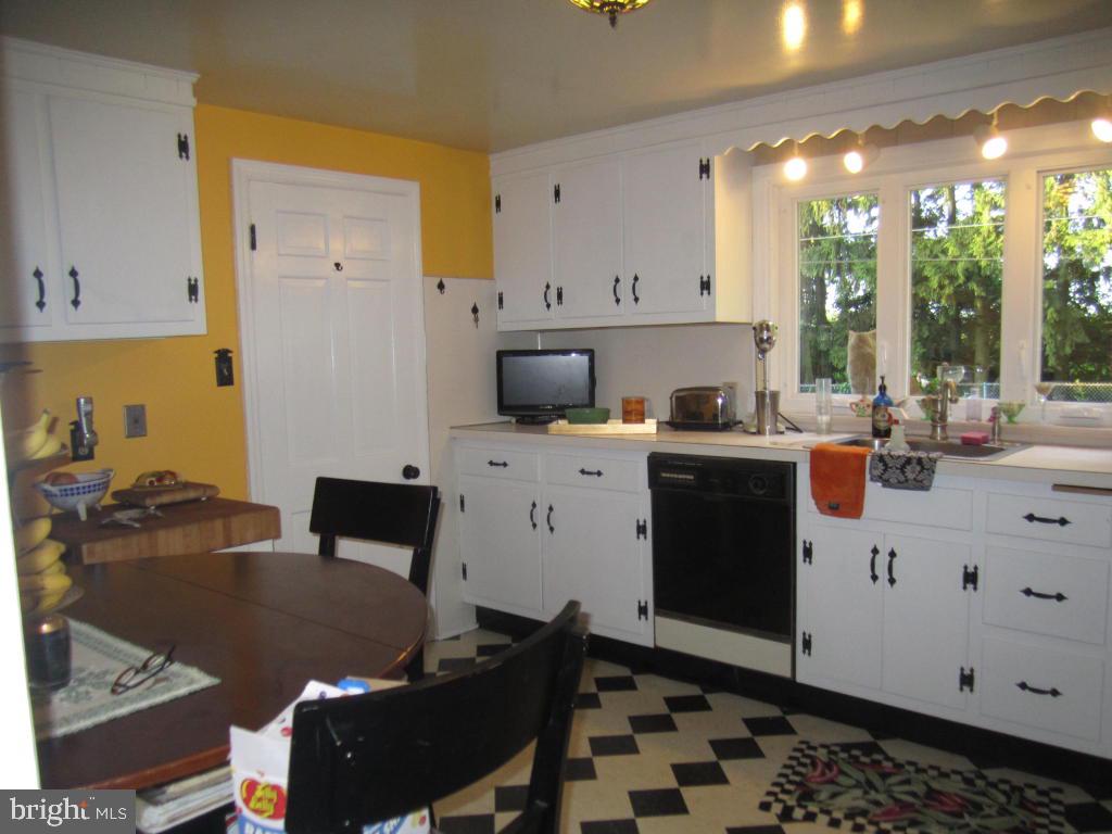 2706 Royal Road Lancaster, PA 17603 - Photo 4 of 15 Gallery Image 4