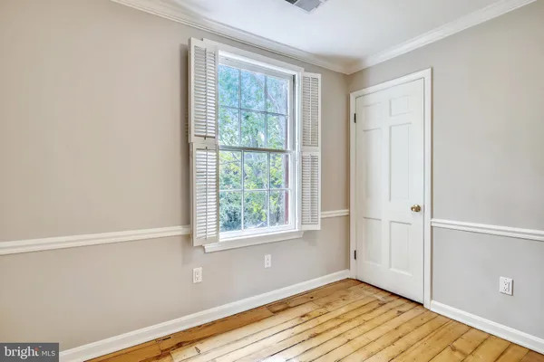 $4,700 | 319 North St Asaph Street, Alexandria, VA 22314
