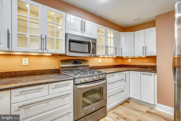 $4,700 | 319 North St Asaph Street, Alexandria, VA 22314