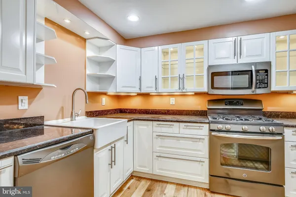 $4,700 | 319 North St Asaph Street, Alexandria, VA 22314