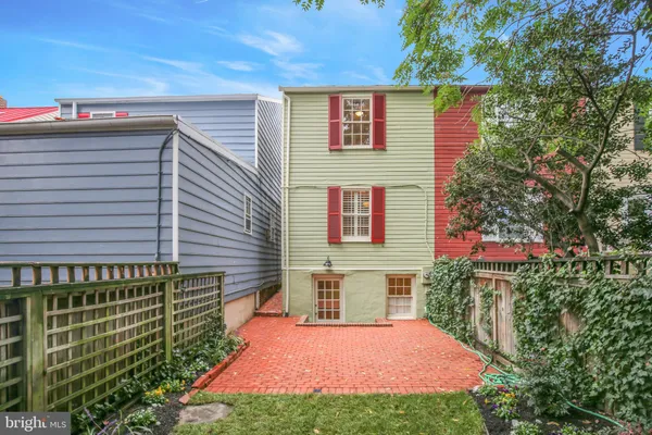 $4,700 | 319 North St Asaph Street, Alexandria, VA 22314