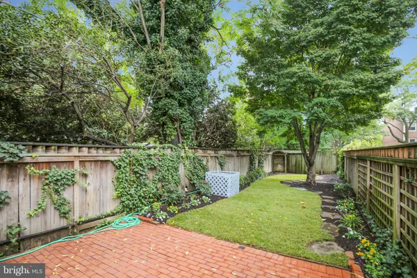$4,700 | 319 North St Asaph Street, Alexandria, VA 22314