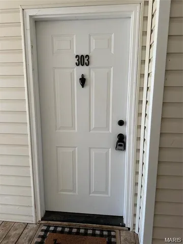 $1,500 | 33 Kassebaum Lane, Unit 303, Mehlville, MO 63129