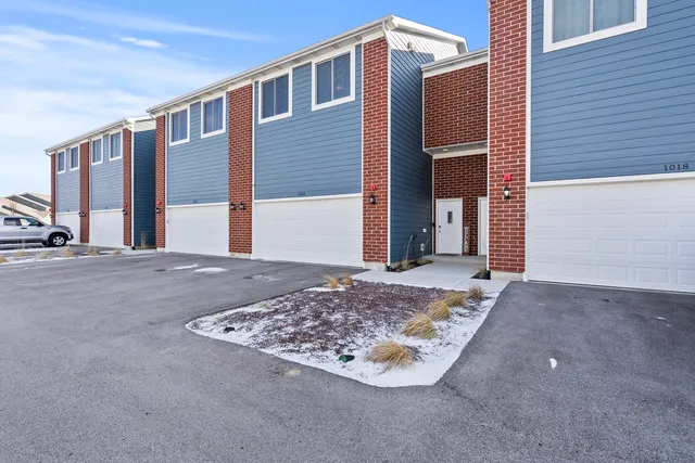 $349,900 | 1016 Gillespie Lane, Yorkville, IL 60560