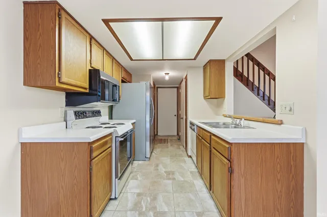 $179,900 | 6126 Crofton Drive, Fort Wayne, IN 46835