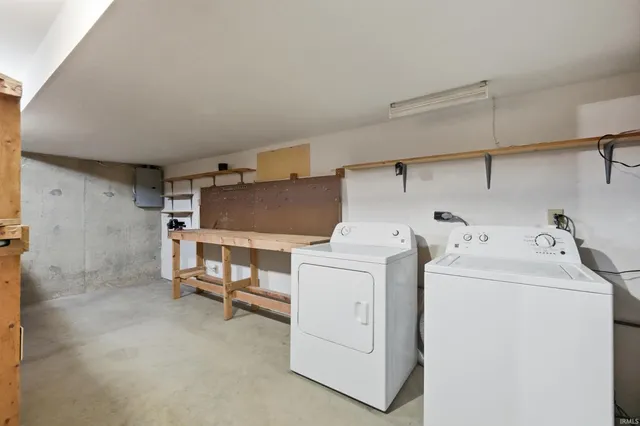 $179,900 | 6126 Crofton Drive, Fort Wayne, IN 46835