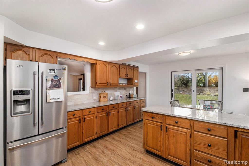 26032 Steele Road Farmington Hills, MI 48331 - Photo 9 of 38