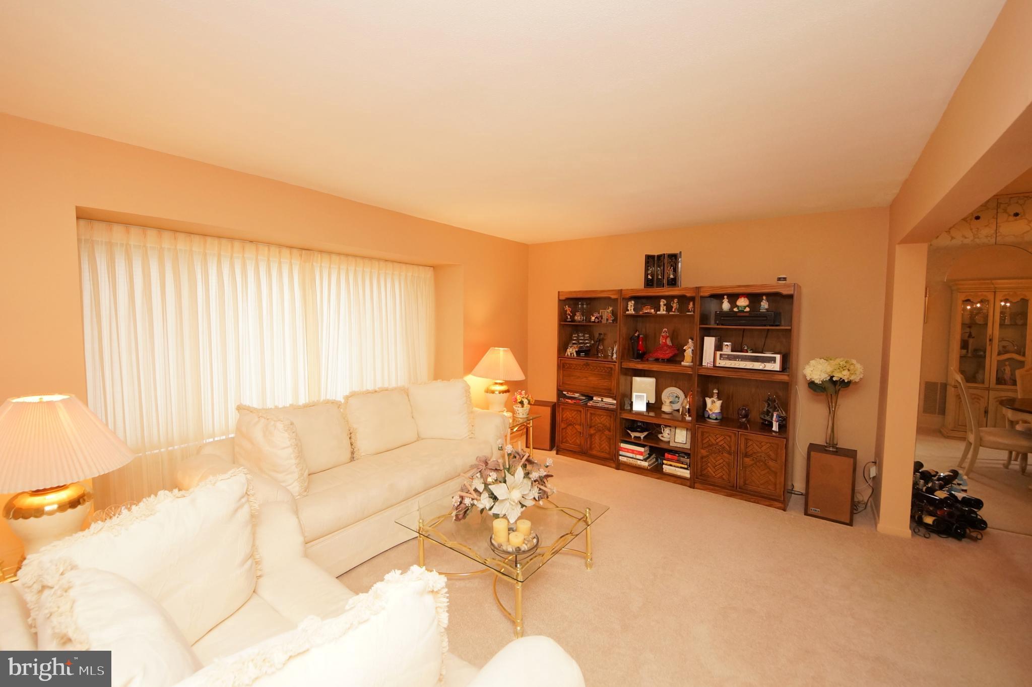 848 Jamestown Road Hightstown, NJ 08520 - Photo 4 of 34 Gallery Image 4