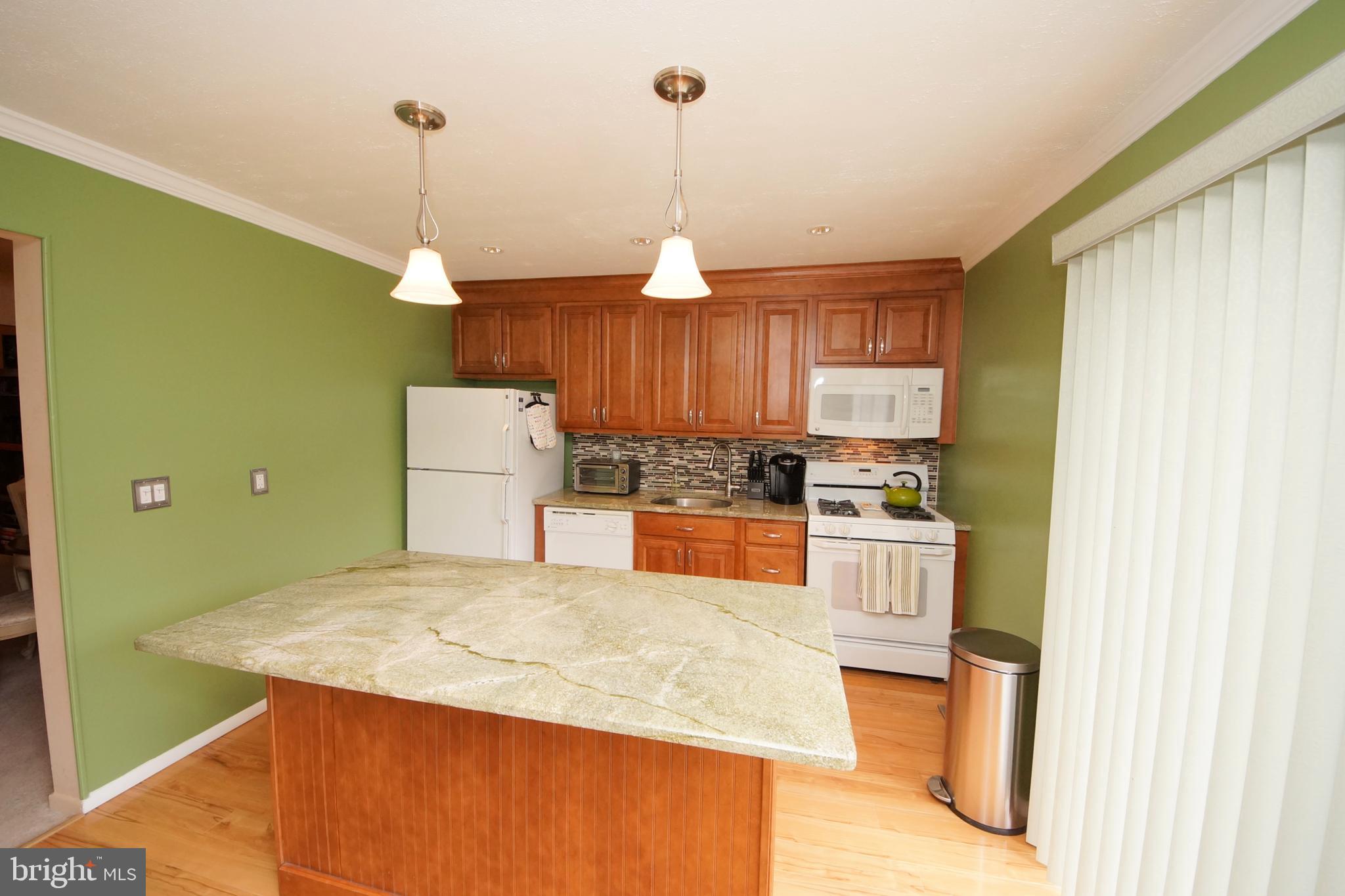 848 Jamestown Road Hightstown, NJ 08520 - Photo 10 of 34 Gallery Image 10