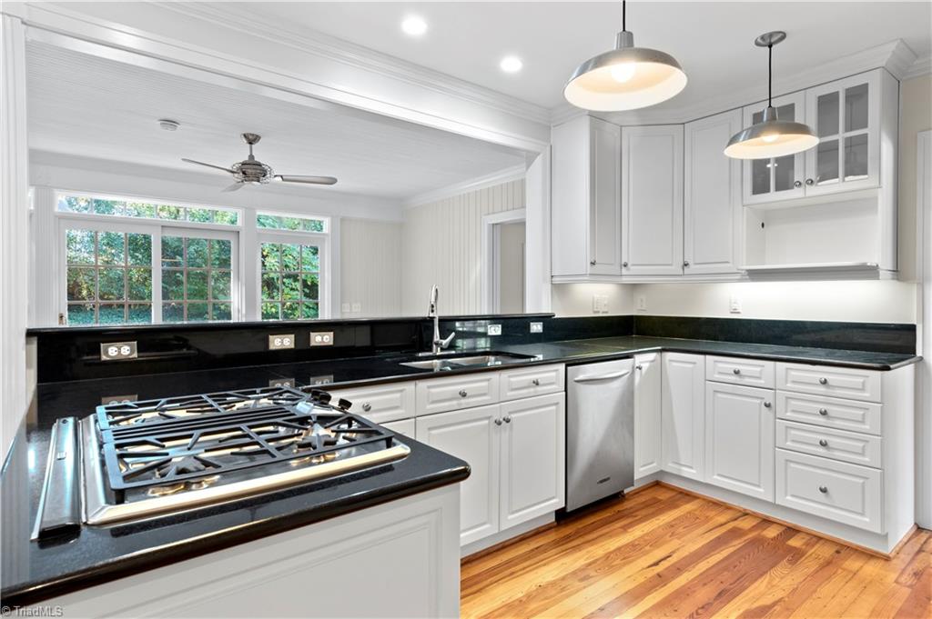 940 Avon Road Winston-Salem, NC 27104 - Photo 12 of 30 Gallery Image 12