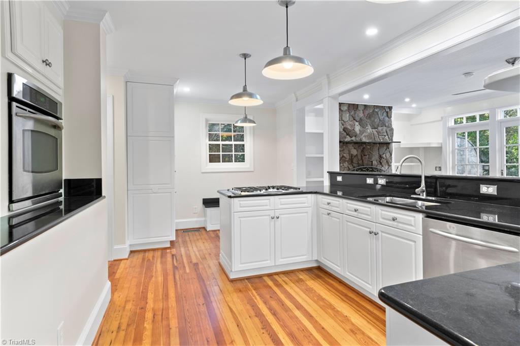 940 Avon Road Winston-Salem, NC 27104 - Photo 13 of 30 Gallery Image 13