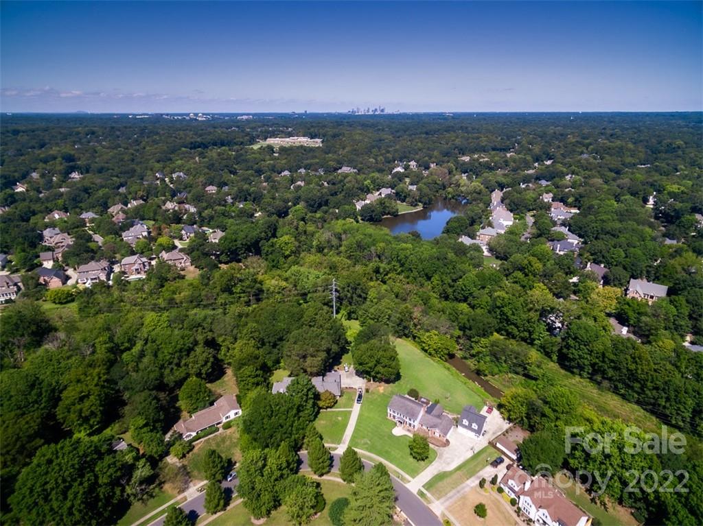 7300 Lancer Drive Charlotte, NC 28226 - Photo 4 of 48