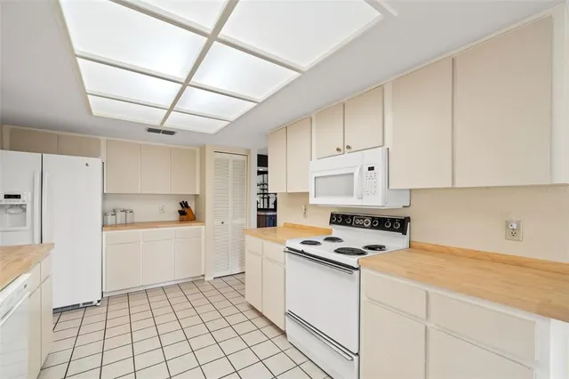 $279,000 | 6404 Lost Tree Lane, Spring Hill, FL 34606