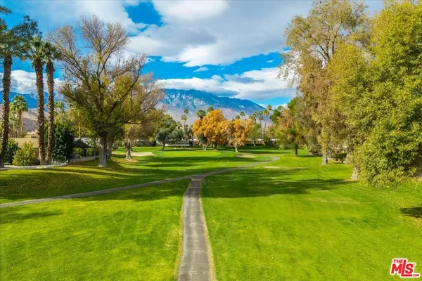 $229,900 | 27 Vía Valverde, Cathedral City, CA 92234