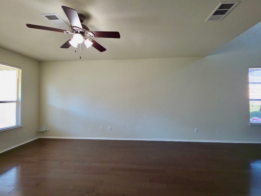 3805 Tranquil Lane Austin, TX 78728 - Photo 4 of 30 an empty room with a window