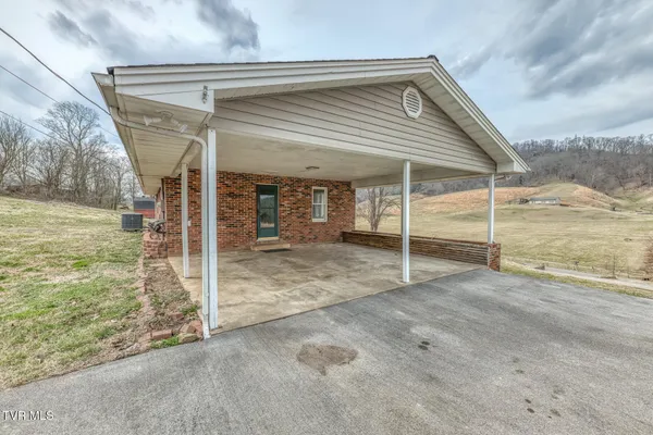 $210,000 | 11132 Stanley Valley Road, Gate City, VA 24251