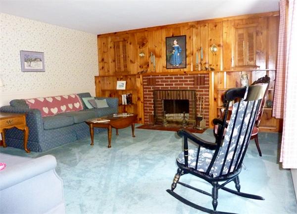 91 Cushing Road Malden, MA 02148 - Photo 3 of 16 Gallery Image 3