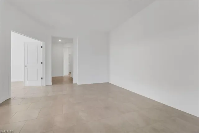 $2,600 | 19596 Hinkley Drive, Estero, FL 33928