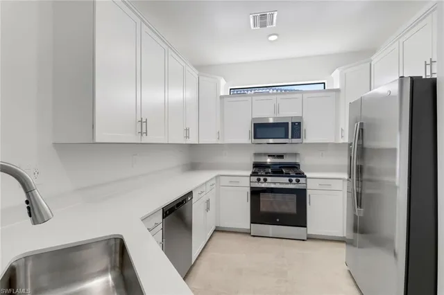 $2,600 | 19596 Hinkley Drive, Estero, FL 33928