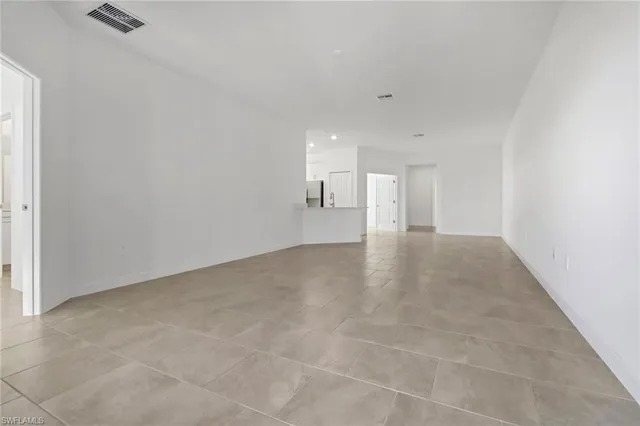 $2,600 | 19596 Hinkley Drive, Estero, FL 33928