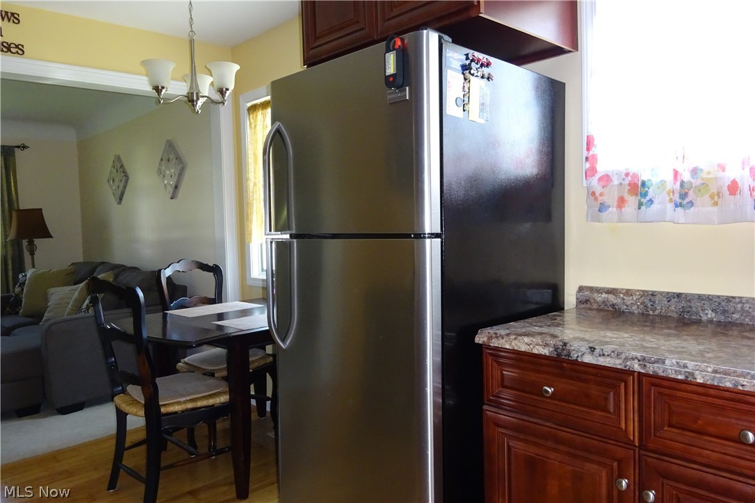 6797 Franke Road Cleveland, OH 44130 - Photo 7 of 24
