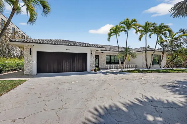 $14,990 | 607 Layne Boulevard, Hallandale Beach, FL 33009