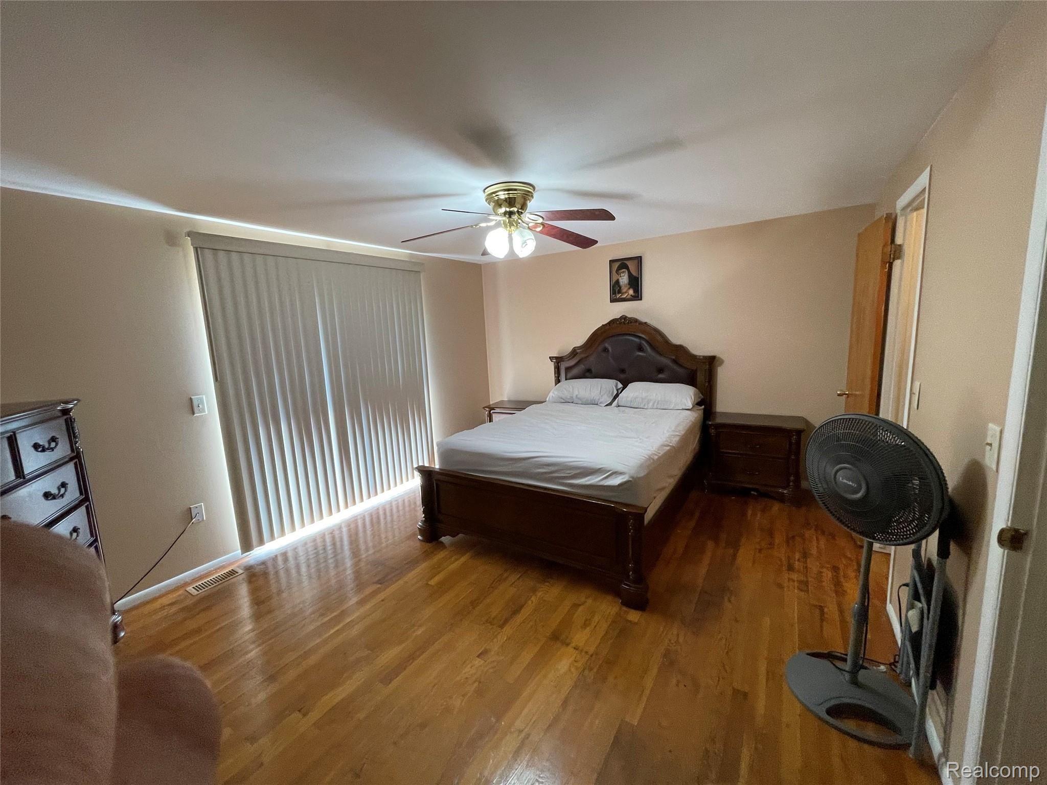 4310 15 Mile Road Sterling Heights, MI 48310 - Photo 22 of 49 38233072-4F50-4E61-AFED-E55508EB1699.jpeg