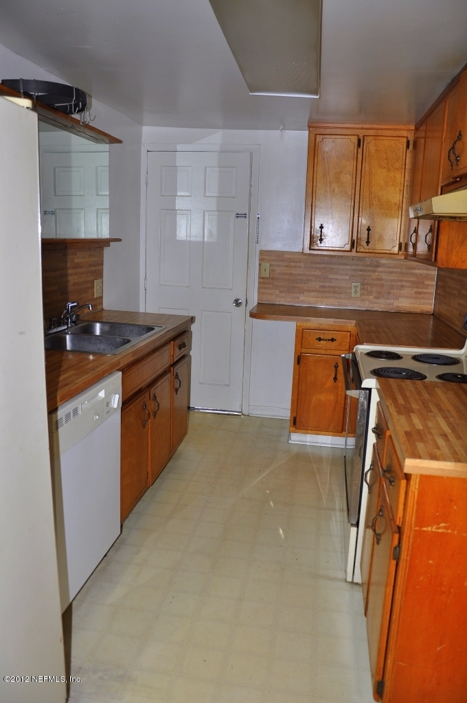 3044 Jones Road Jacksonville, FL 32220 - Photo 18 of 44 Kitchen