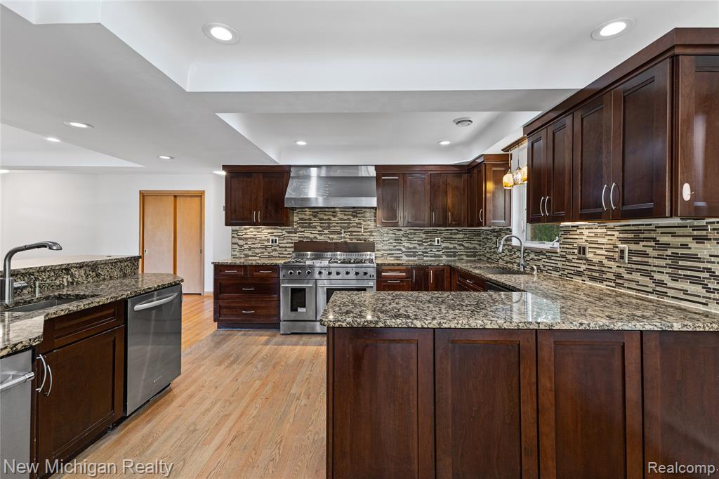 8359 Chicago Road Warren, MI 48093 - Photo 17 of 74