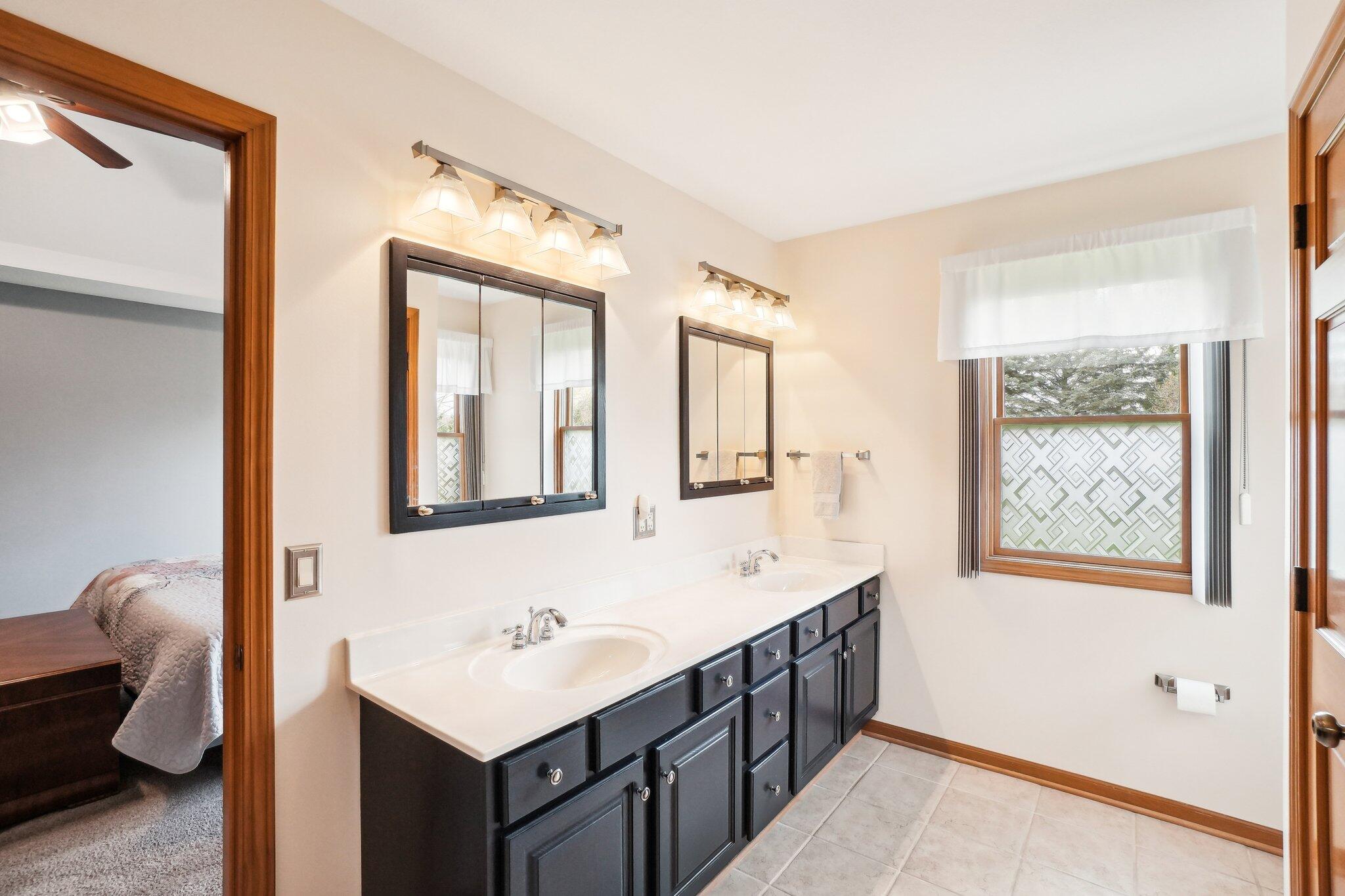 10330 Timber Ridge Drive Milan, MI 48160 - Photo 28 of 63 28-web-or-mls-Timber Ridge Dr-08042025-0