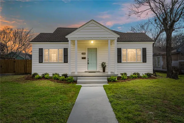 $1,900 | 433 Cole Street, Corpus Christi, TX 78404