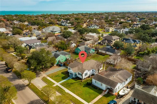 $1,900 | 433 Cole Street, Corpus Christi, TX 78404