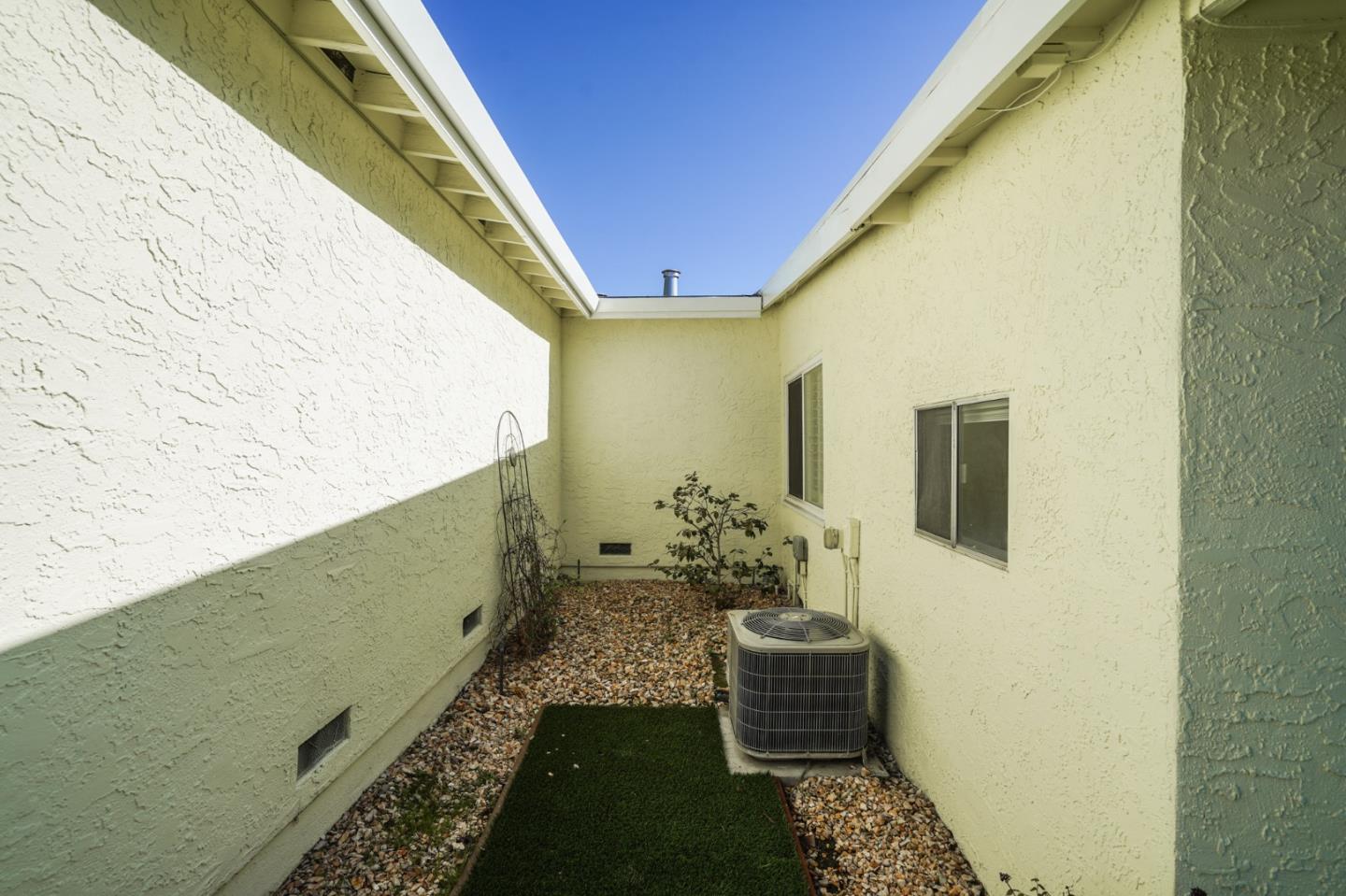 1630 Cross Way San Jose, CA 95125 - Photo 26 of 52 a balcony with wooden floor